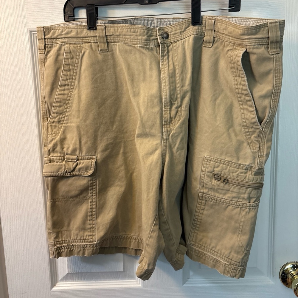Columbia Men's Tan Cargo Shorts - Multi-Pocket Outdoor Style